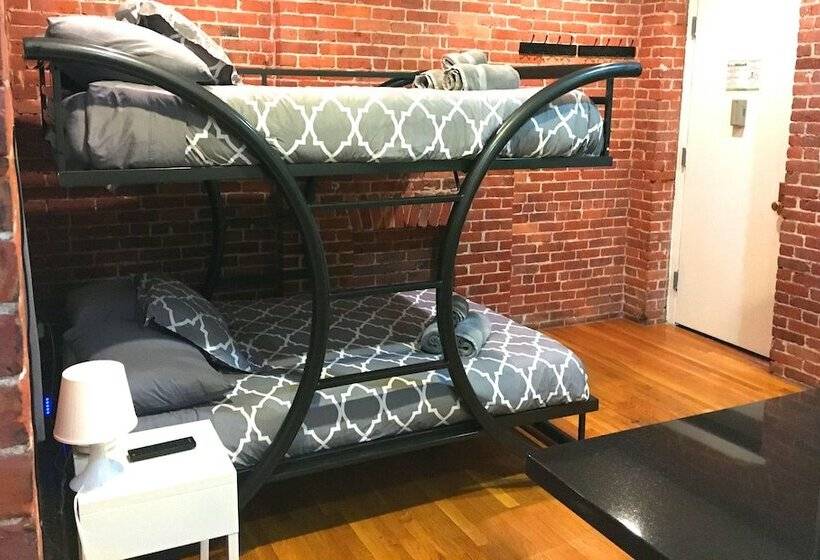 استودیو خانوادگی, Nyc Empire Apartments