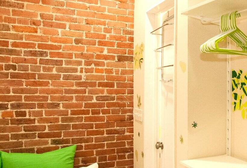 استودیو خانوادگی, Nyc Empire Apartments