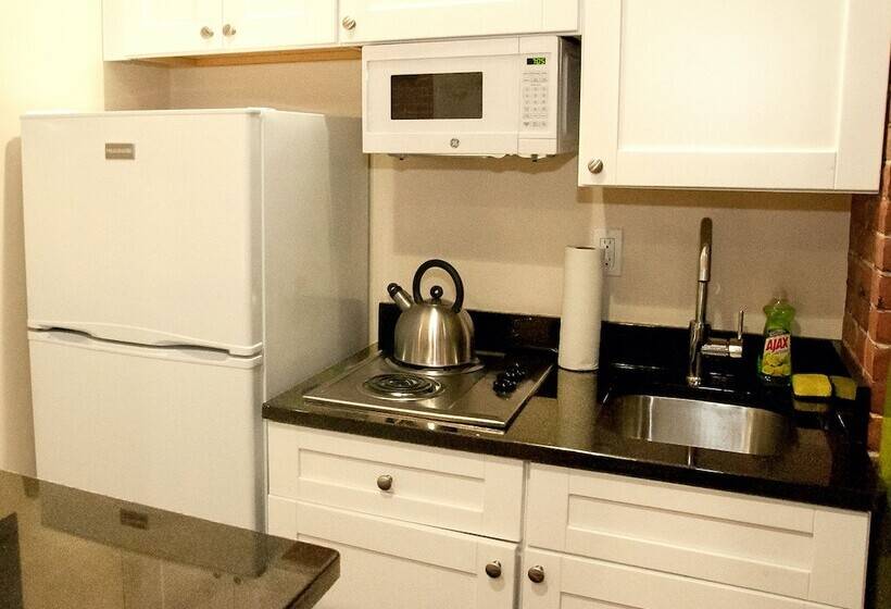 استودیو خانوادگی, Nyc Empire Apartments