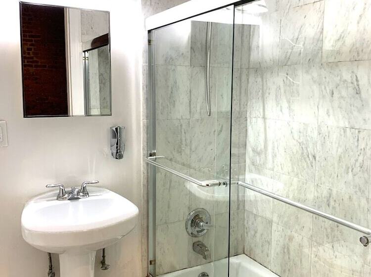 استودیوی استاندارد, Nyc Empire Apartments