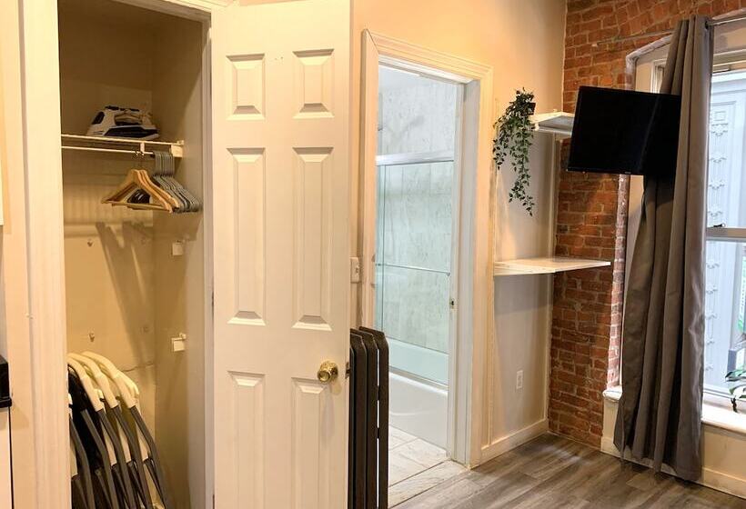 استودیوی استاندارد, Nyc Empire Apartments