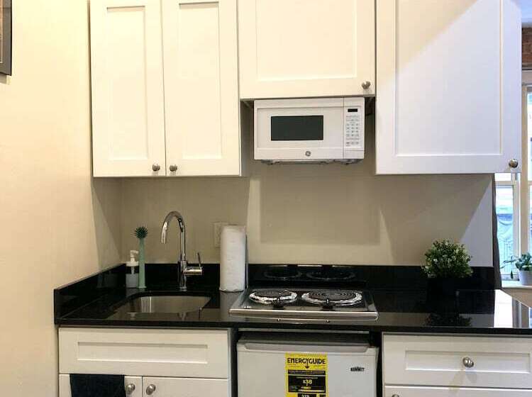 استودیوی استاندارد, Nyc Empire Apartments