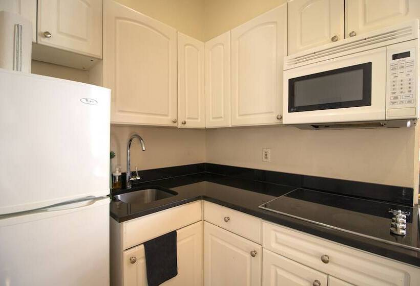 استودیوی استاندارد, Nyc Empire Apartments