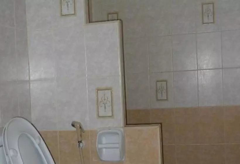 بانگلوی استاندارد, 4t Guesthouse