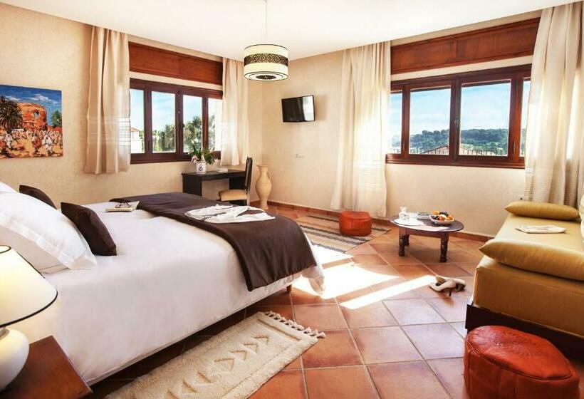 اتاق استاندارد سه تخته با چشم‌انداز, Dar Tanja Boutique