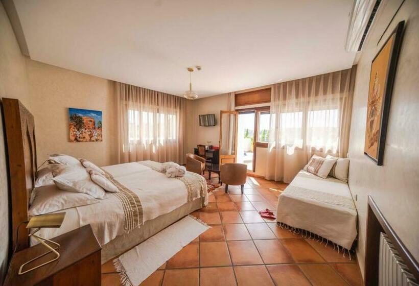 اتاق استاندارد سه تخته با چشم‌انداز, Dar Tanja Boutique