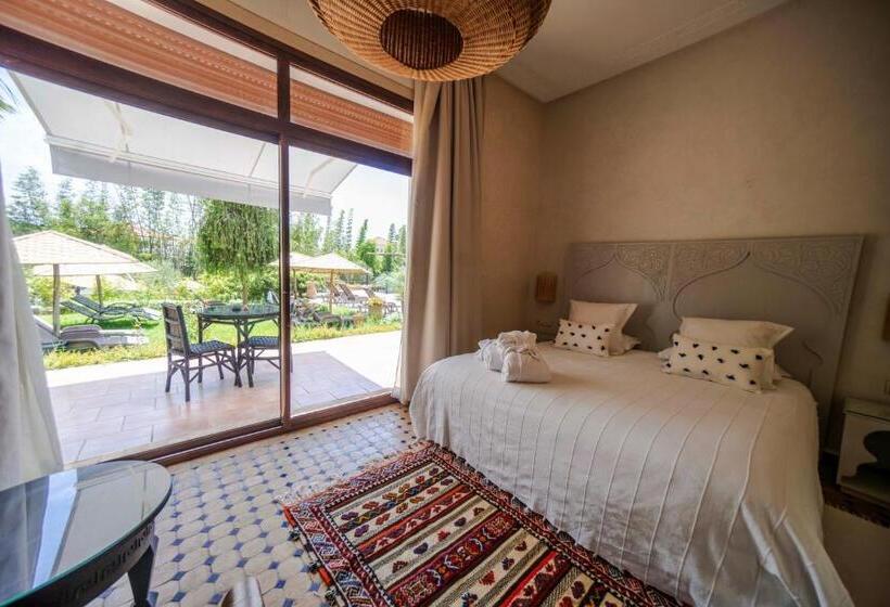 سوییت با چشم‌انداز استخر, Dar Tanja Boutique