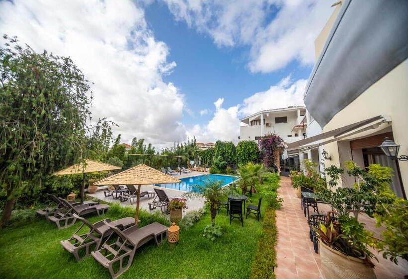 سوییت با چشم‌انداز استخر, Dar Tanja Boutique