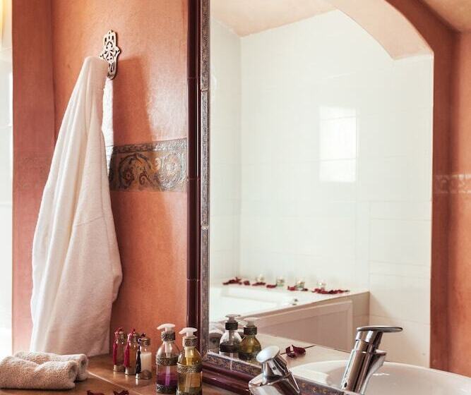 سوییت لوکس, Dar Tanja Boutique