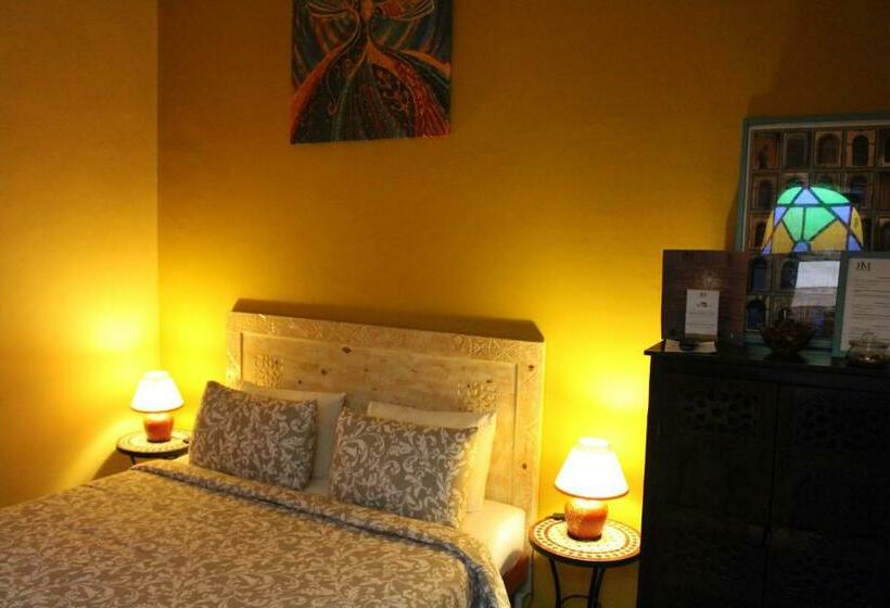 חדר סטנדרט לשלושה, Riad Meftaha