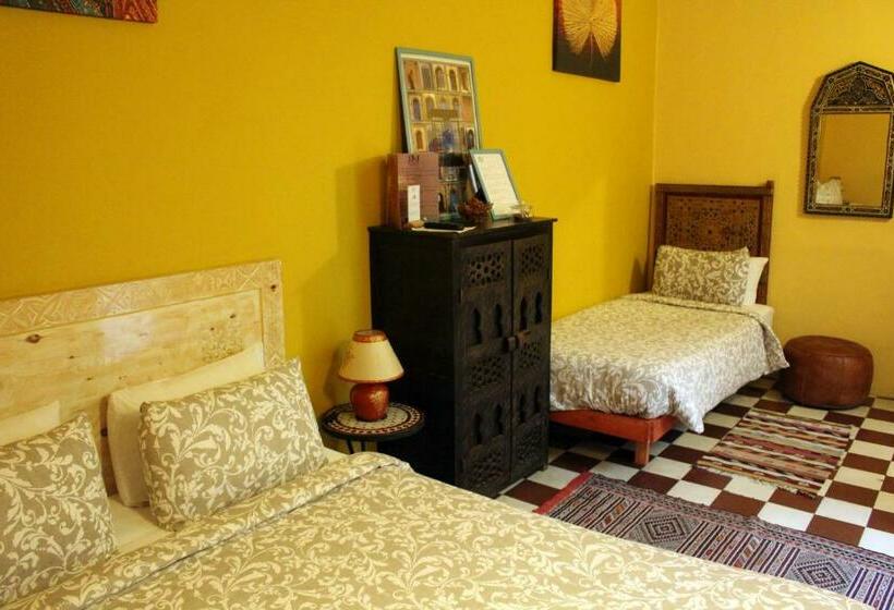 חדר סטנדרט לשלושה, Riad Meftaha