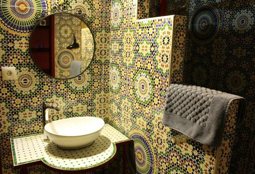 חדר סטנדרט לשלושה, Riad Meftaha