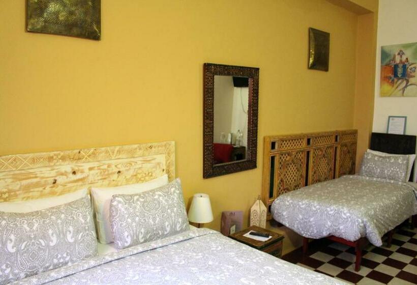 חדר סטנדרט לשלושה, Riad Meftaha