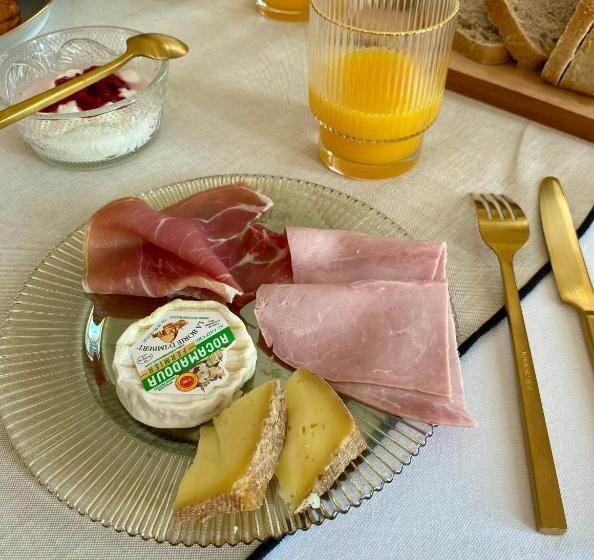 带泳池观景的豪华房, Maison Balmelle   Maison D Hôtes De Caractère