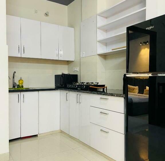 آپارتمان 1 خوابه, Serviced Apartment Near Medanta By Bedchambers