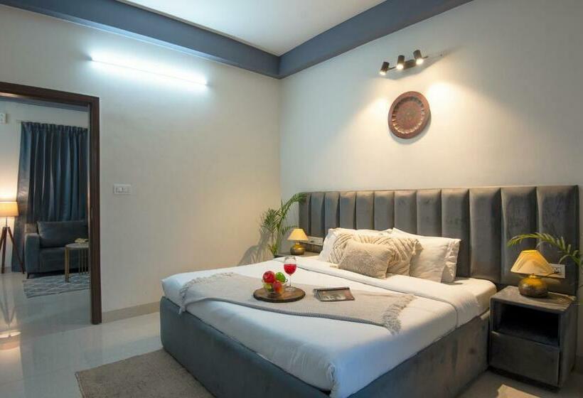 침실 2개 아파트, Serviced Apartment Near Medanta By Bedchambers
