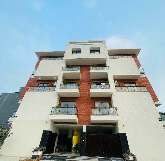 آپارتمان 2 خوابه, Serviced Apartment Near Medanta By Bedchambers