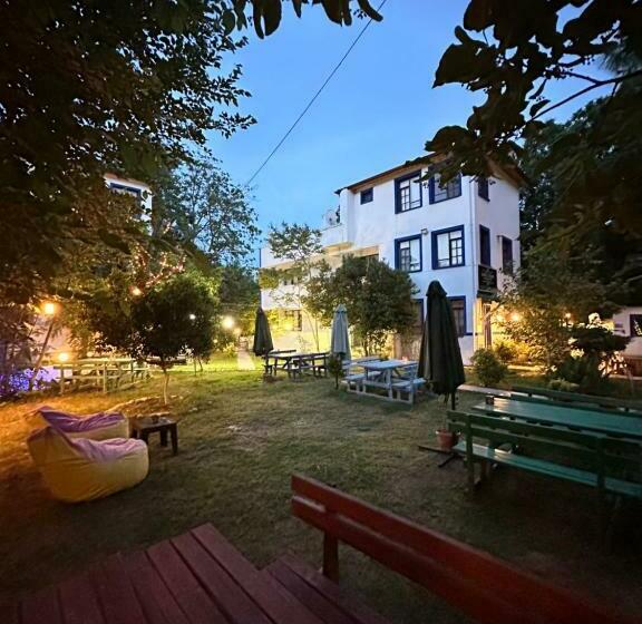 Номер Стандарт, Sakliderebutikotel