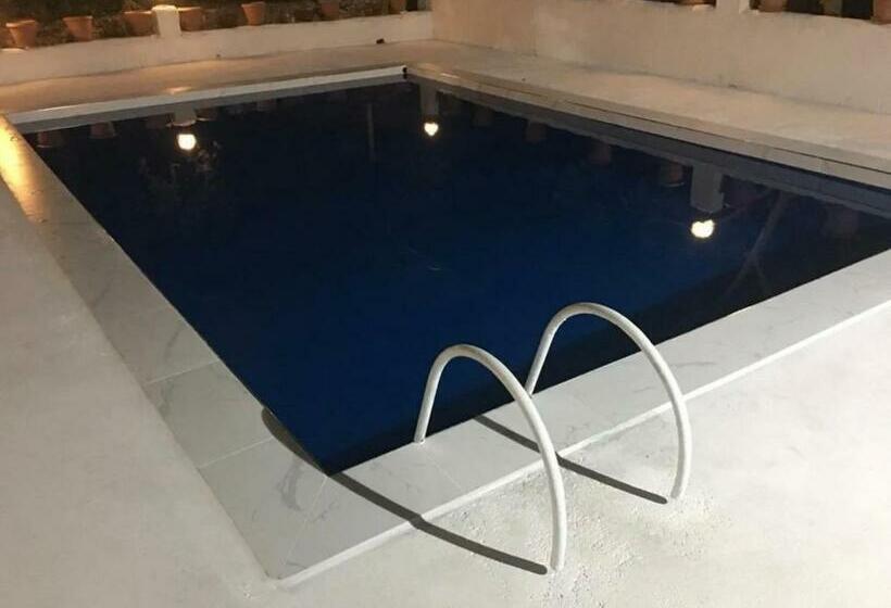 Номер Стандарт, Sakliderebutikotel