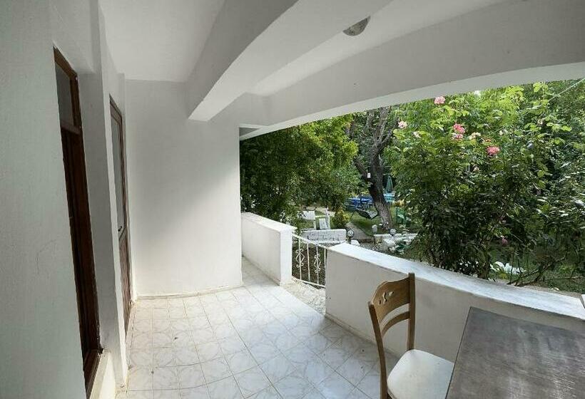 Номер Deluxe с Балконом, Sakliderebutikotel