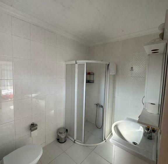 Семейный Номер Вид на Сад, Sakliderebutikotel