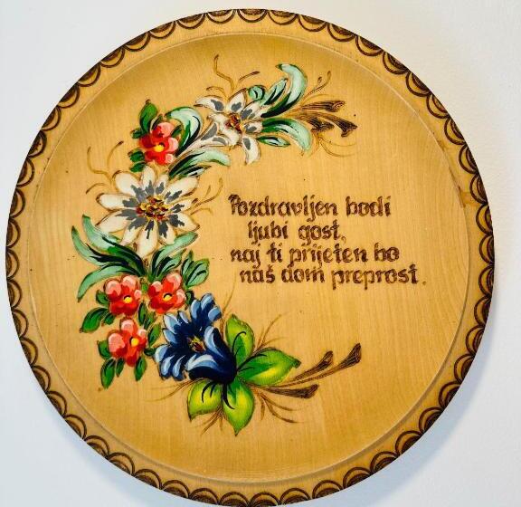 اتاق خانوادگی, Slovenian House Vida