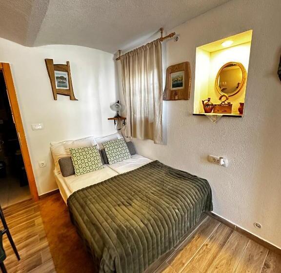 اتاق خانوادگی, Slovenian House Vida