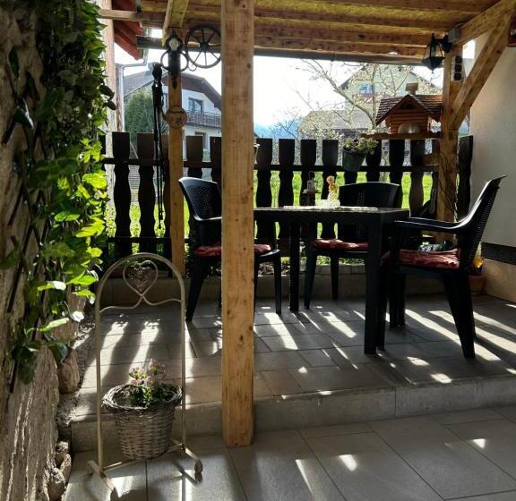 اتاق لوکس, Slovenian House Vida