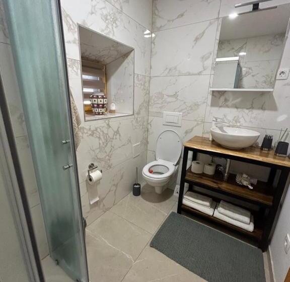 اتاق لوکس, Slovenian House Vida