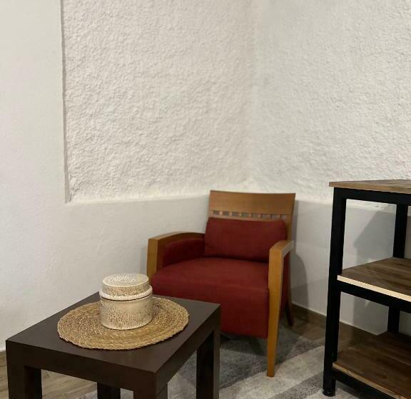 اتاق خانوادگی, Slovenian House Vida