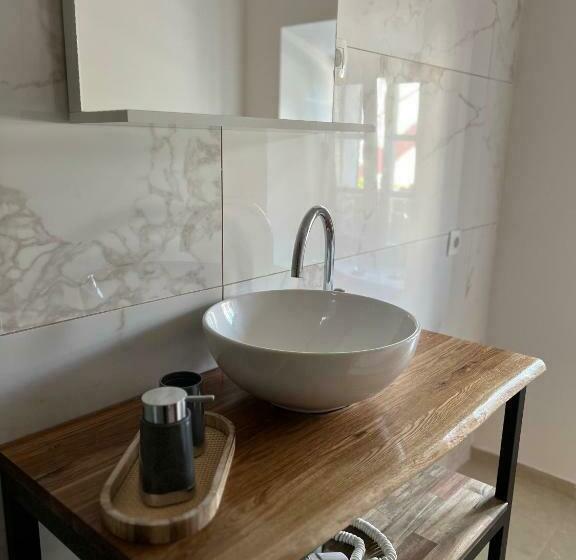 اتاق لوکس, Slovenian House Vida