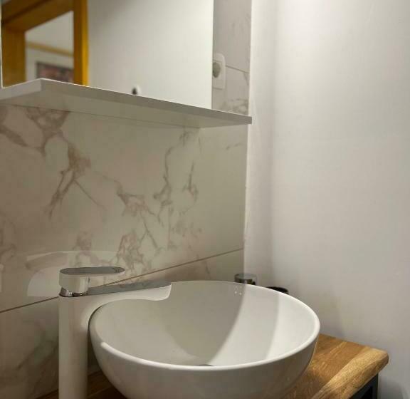 اتاق لوکس, Slovenian House Vida