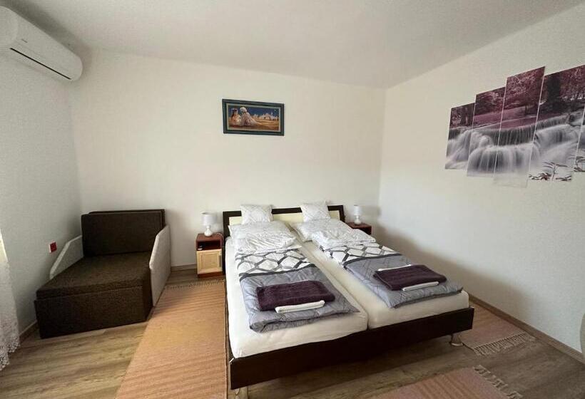 חדר סטנדרט לשלושה, Fortuna Vendégház