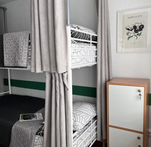 Seng i Delt Værelse, хостел житомир Green House