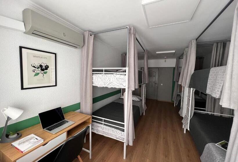 Seng i Delt Værelse, хостел житомир Green House