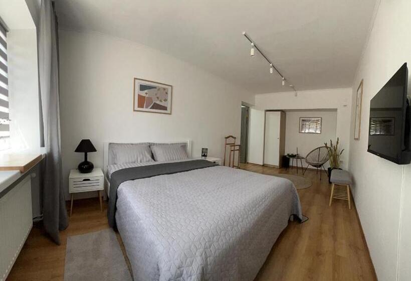 Familie Værelse, хостел житомир Green House