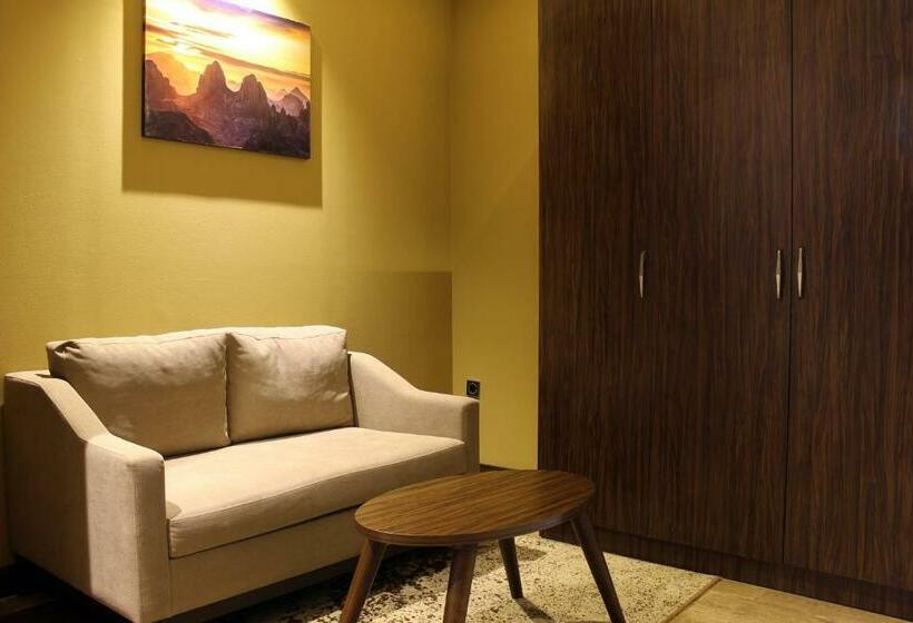 Executive Suite, Lb Suites