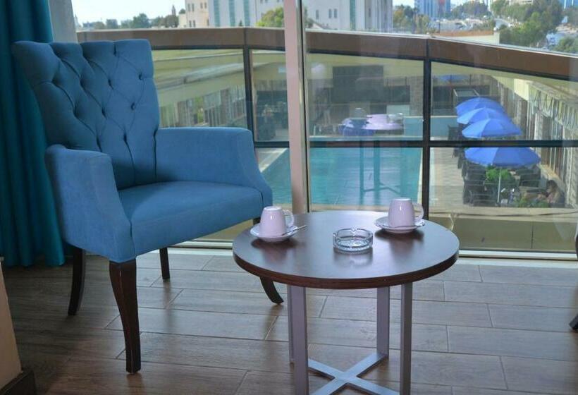 Suite Pool View, Lb Suites