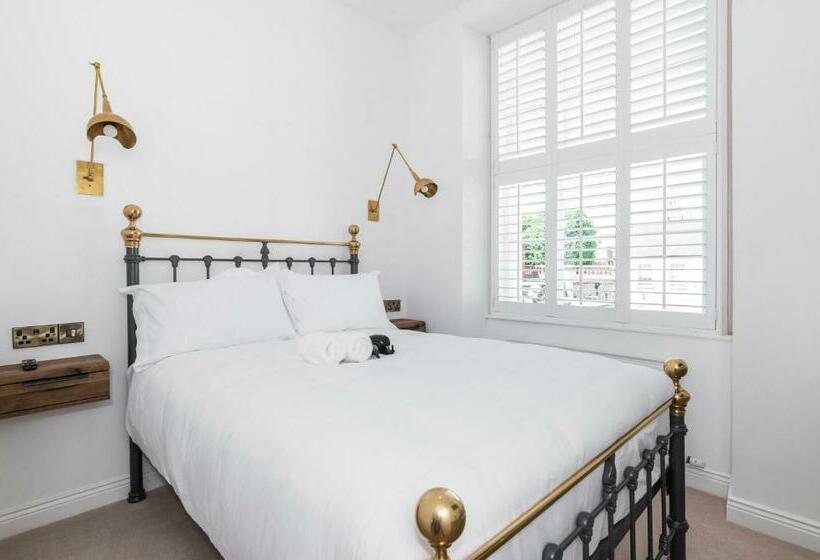 Camera Standard, Number 59 Dublin