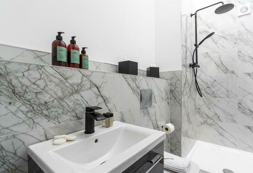 Camera Standard, Number 59 Dublin