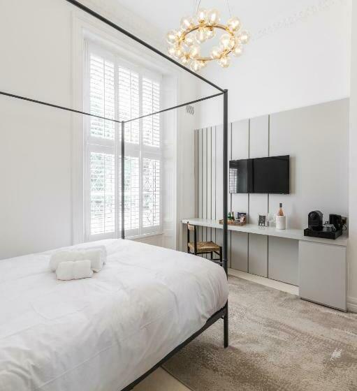 Camera Standard, Number 59 Dublin