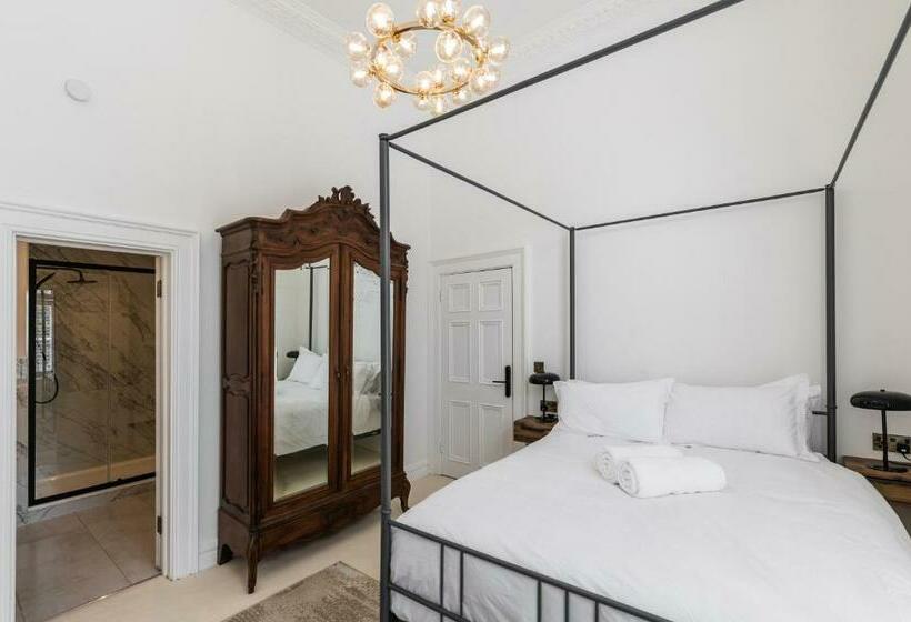 Camera Standard, Number 59 Dublin