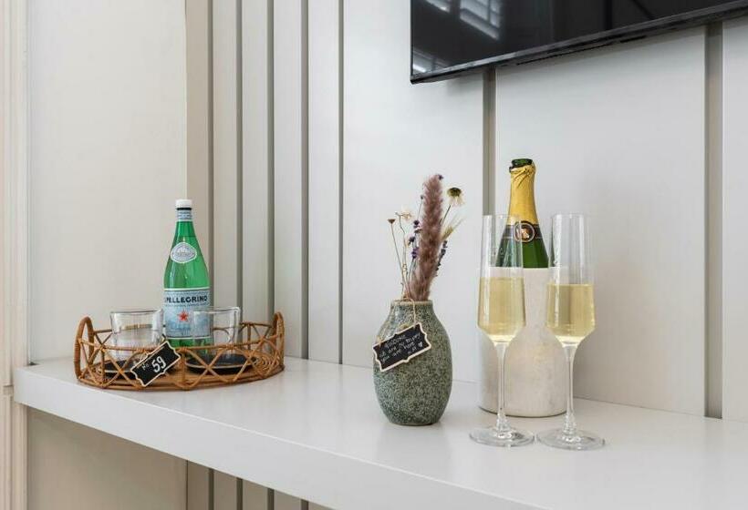 Camera Standard, Number 59 Dublin