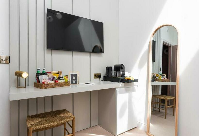 Camera Standard, Number 59 Dublin