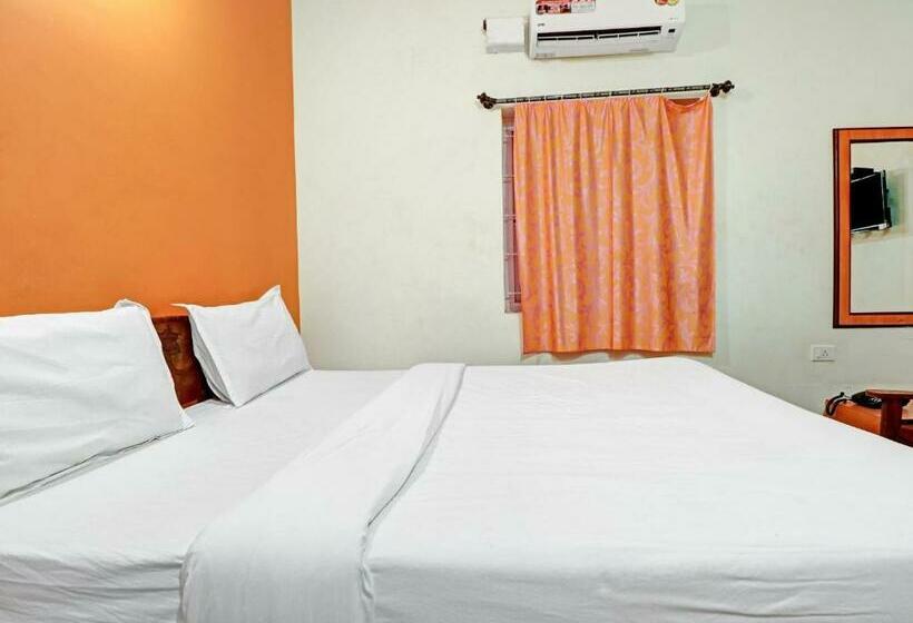 Quarto Triplo Clássico, Oyo Silverkey Executive Stays 81374 Goodstays