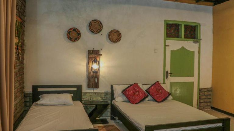 Номер Стандарт, Shadow Mask Bungalow