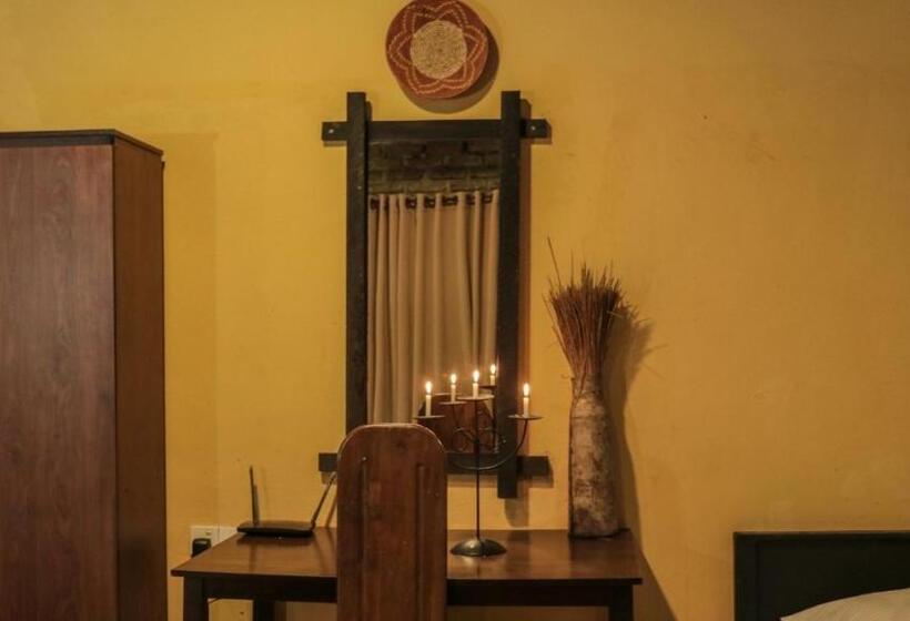 חדר משפחתי דלוקס, Shadow Mask Bungalow