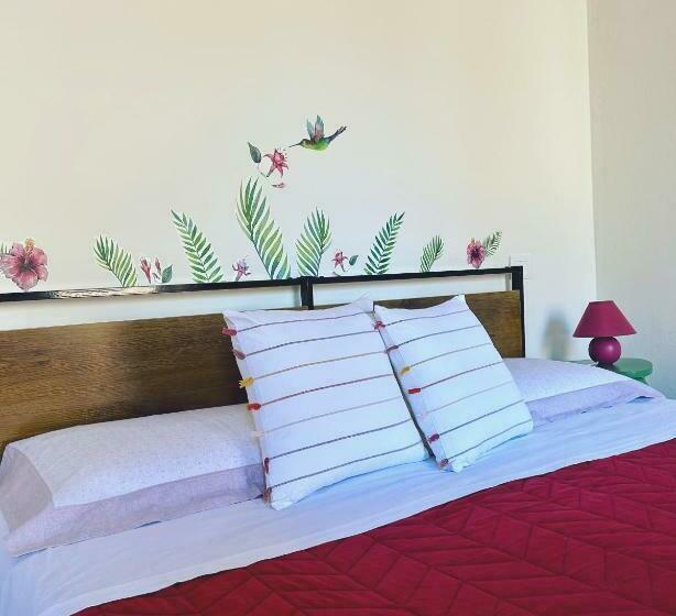 اتاق استاندارد, Chez Madame