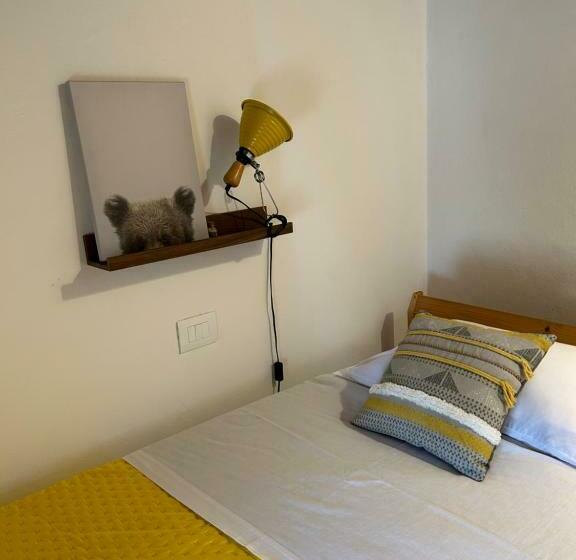 اتاق خانوادگی, Chez Madame