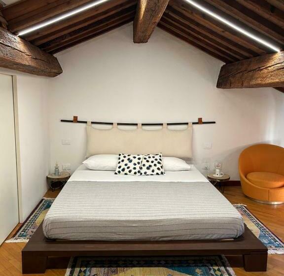 اتاق خانوادگی, Chez Madame